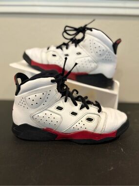 Nike Air Jordan GS White Gym Red Black 428819-100 Size 2Y